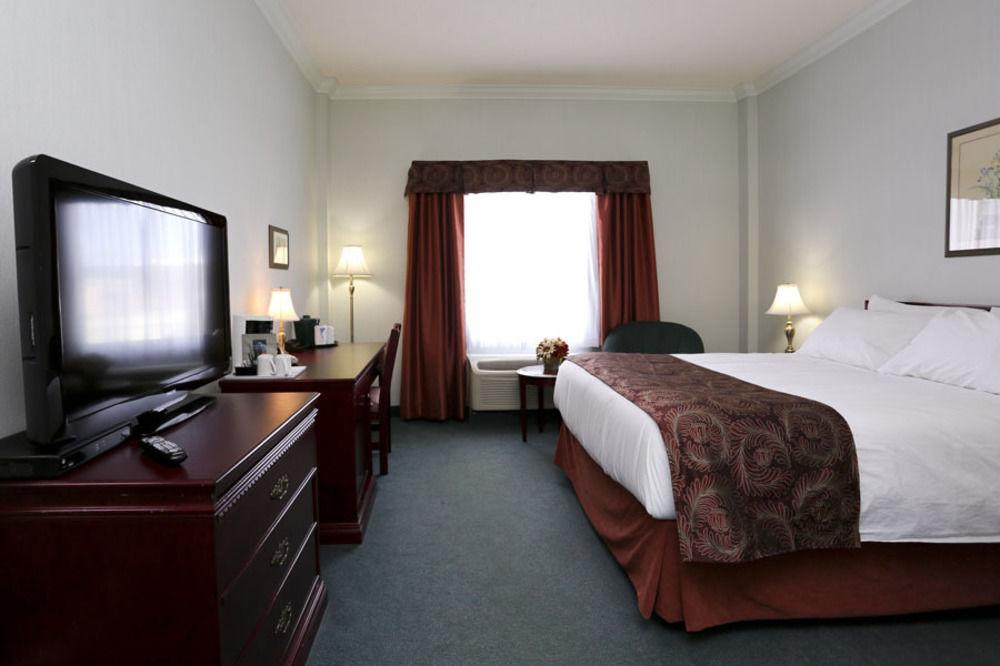 The Bridgeport Inn Fort Mcmurray Dış mekan fotoğraf